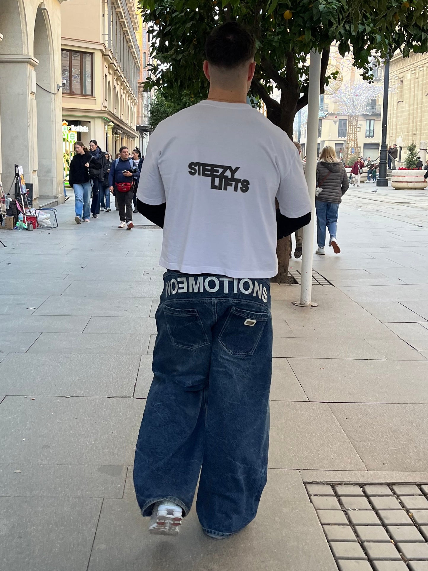 "G.O.A.T TEE" FRIENDS & FAMILY EDITION